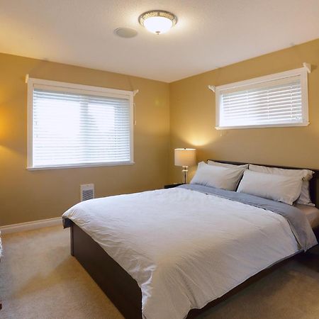 Lovely J Home -Stunning River View Cozy Two Bedroom Private Suite New Westminster Luaran gambar