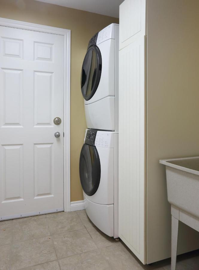 Lovely J Home -Stunning River View Cozy Two Bedroom Private Suite New Westminster Luaran gambar
