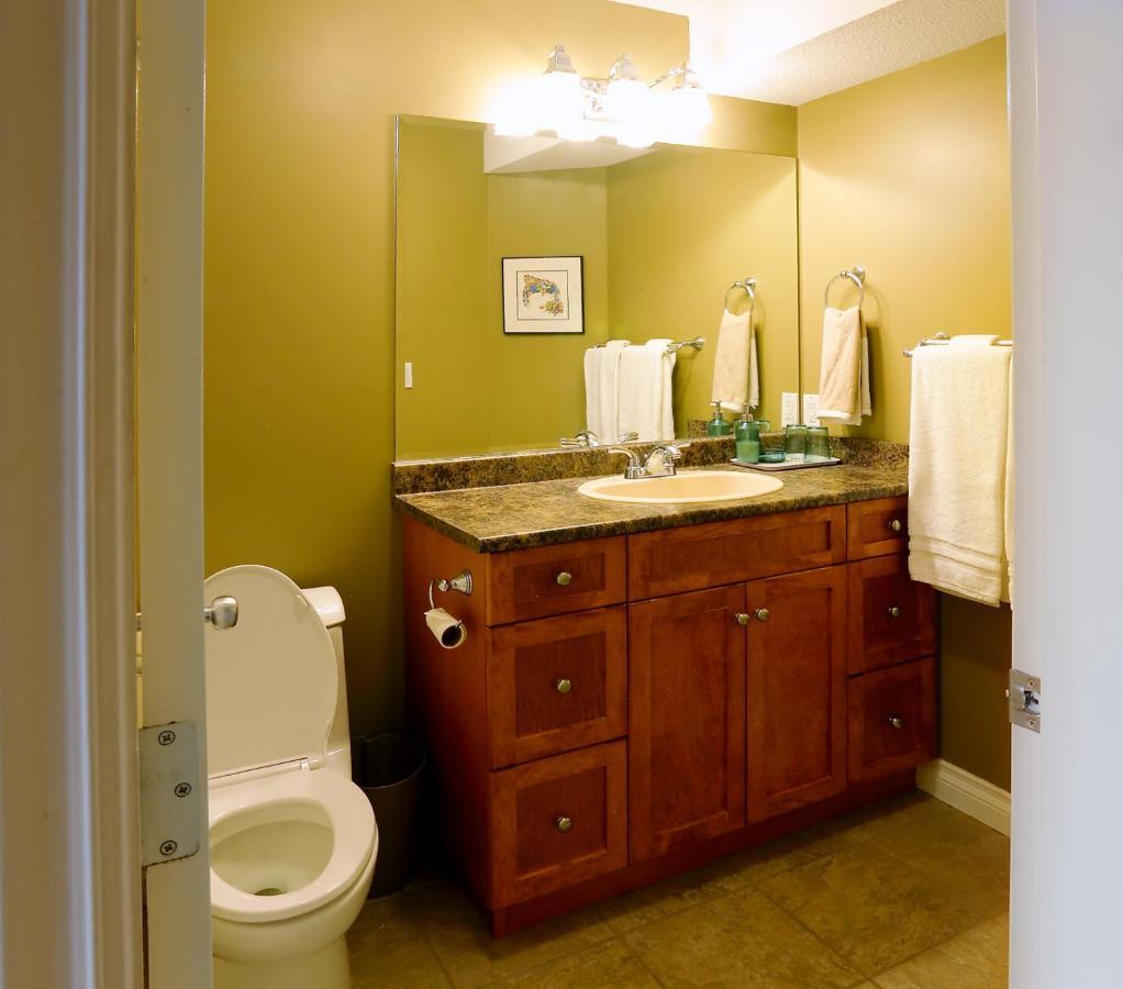 Lovely J Home -Stunning River View Cozy Two Bedroom Private Suite New Westminster Luaran gambar