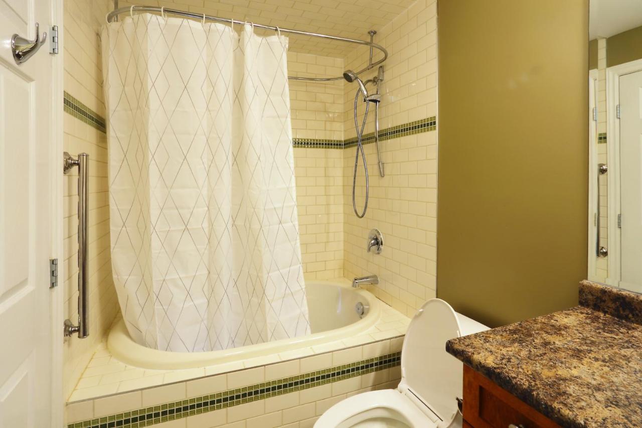 Lovely J Home -Stunning River View Cozy Two Bedroom Private Suite New Westminster Luaran gambar