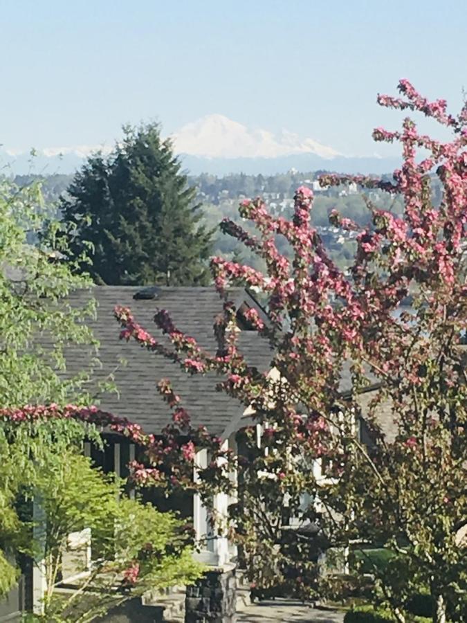 Lovely J Home -Stunning River View Cozy Two Bedroom Private Suite New Westminster Luaran gambar