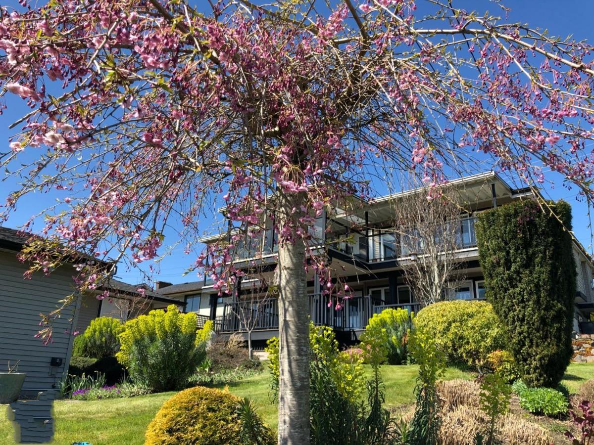 Lovely J Home -Stunning River View Cozy Two Bedroom Private Suite New Westminster Luaran gambar