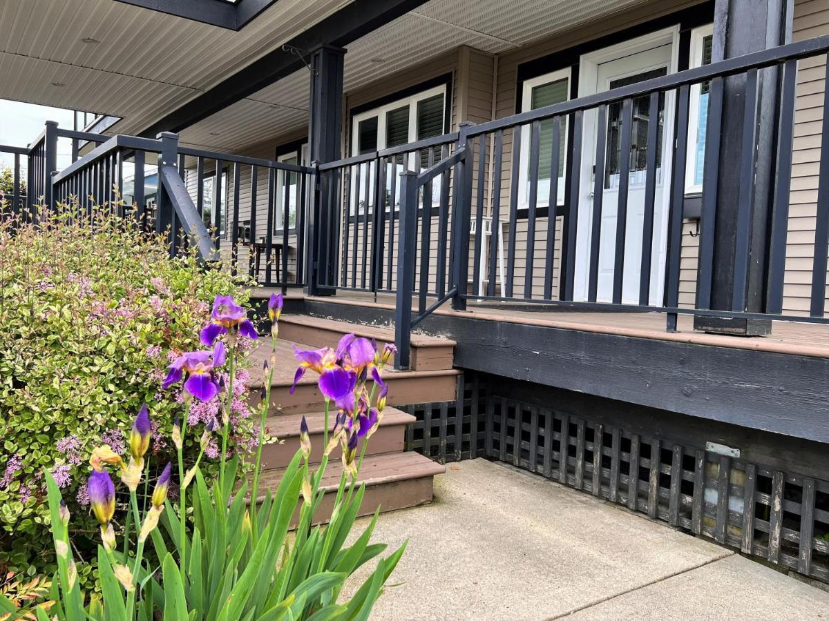 Lovely J Home -Stunning River View Cozy Two Bedroom Private Suite New Westminster Luaran gambar